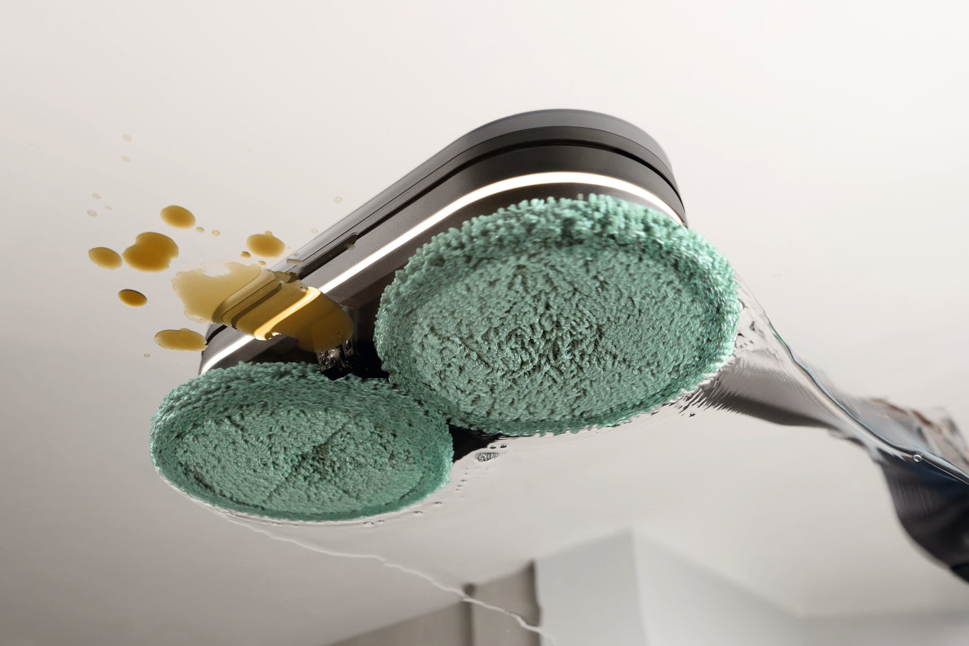 Miele Triflex HX3 Aqua Cordless Vacuum - product view 11
